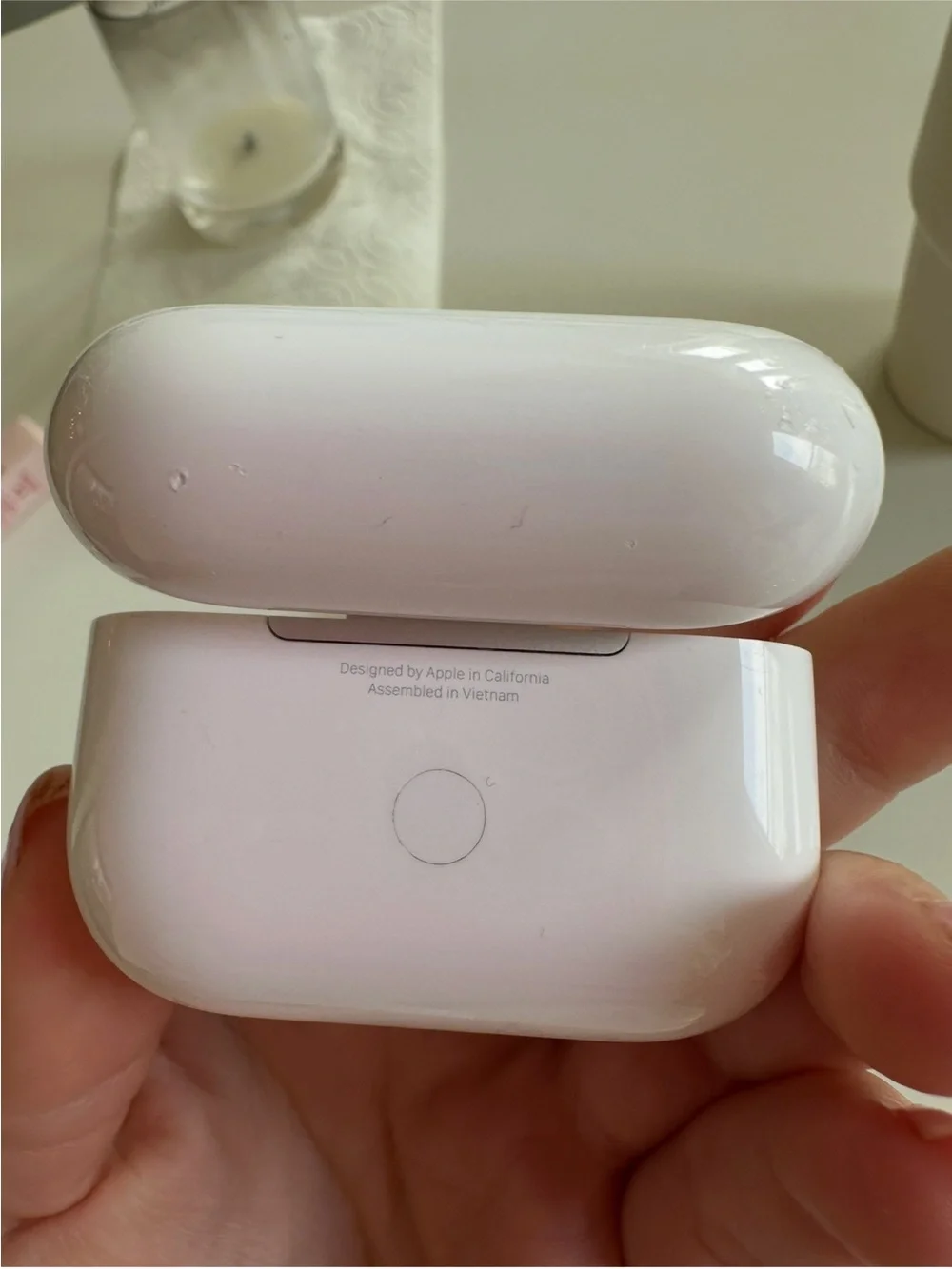Apple AirPod Pro 2 + Charging Case with Extra Tips